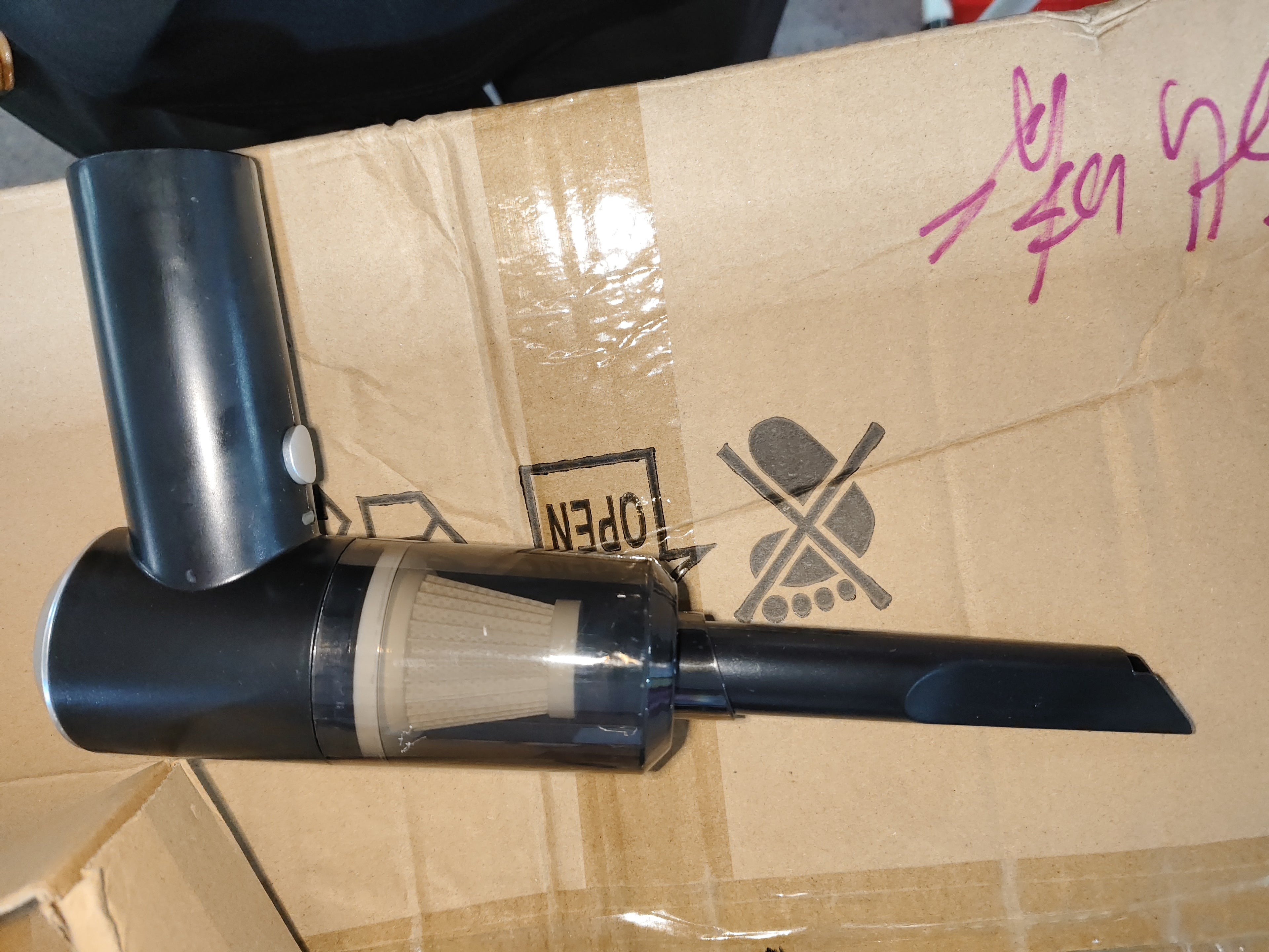 Best Household Wireless Rechargeable Wet And Dry Mini Vacuum Cleaner